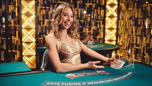 Mobile phone screen showing hoki365 Texas Hold'em Bonus table